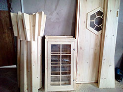 Заготовки окон и дверей в гриль-домик Чародей
